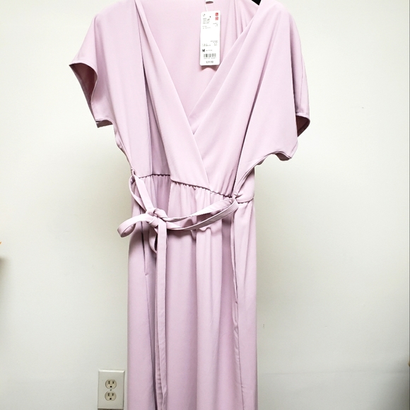 BRAND NEW UNIQLO DRESS - Picture 1 of 2